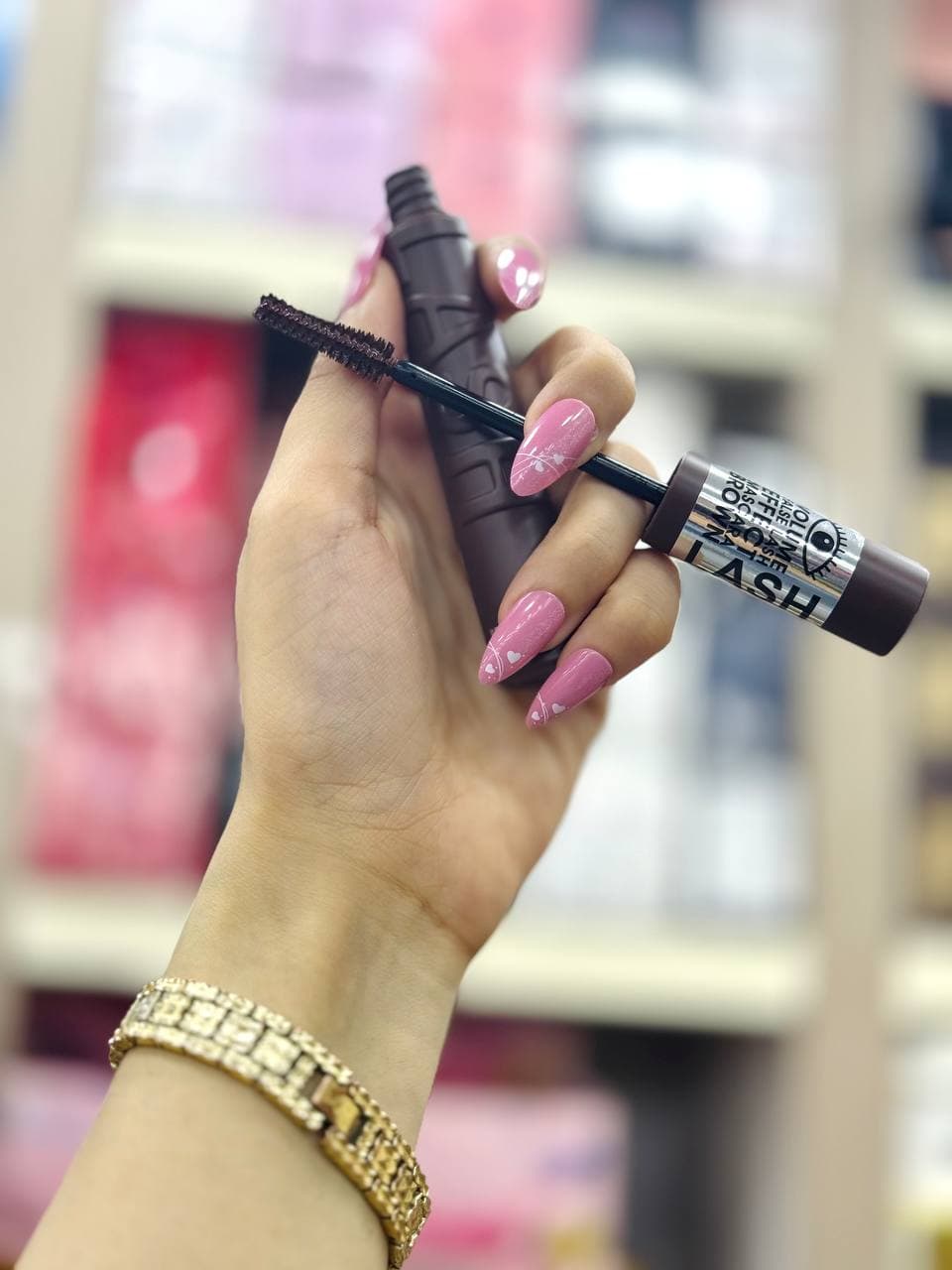 ماسكرا بني روز بيري